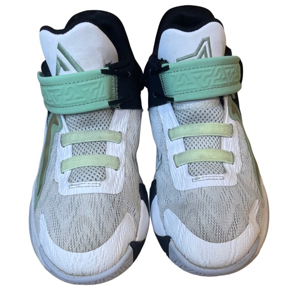 Nike Giannis Immortality 2 Youth Basketball Shoes – Size 2 Little Boys - Picture 6 of 11